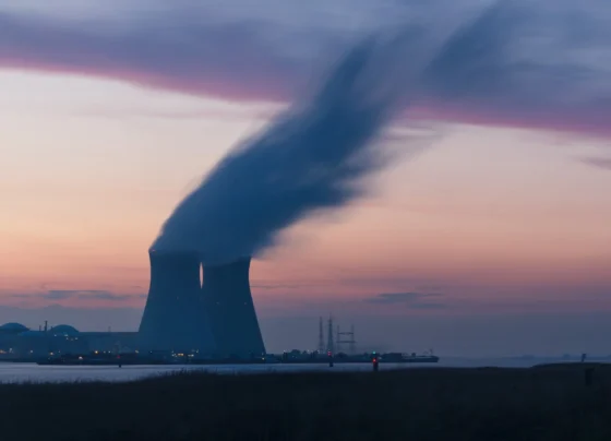 Saudi Aramco expande para o lítio e indústria nuclear inova com SMRs